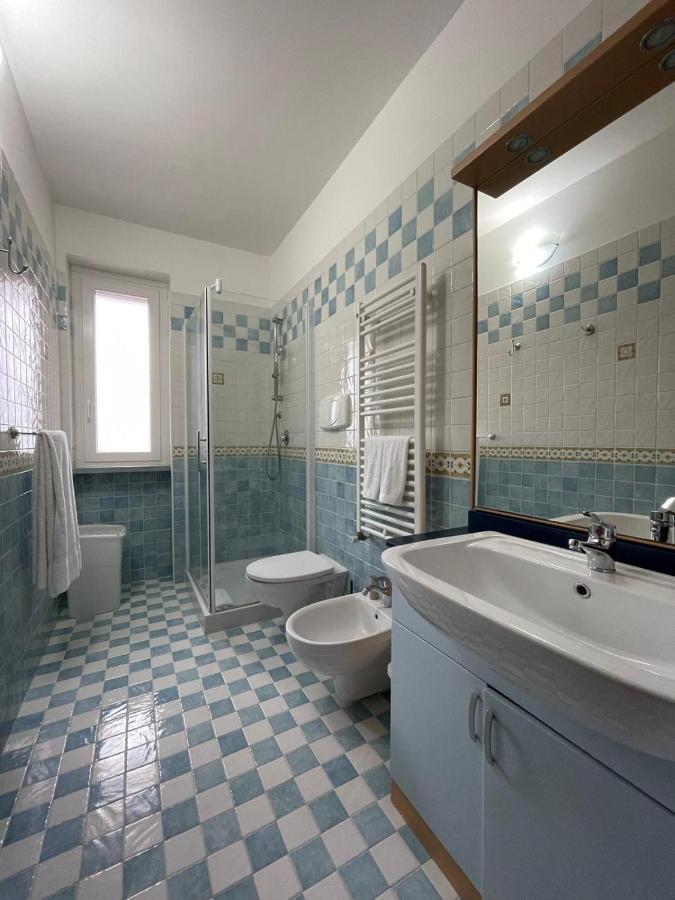 Il Vecchio Carrubo - Villa Con Piscina A Sfioro Macchia di Monte Esterno foto